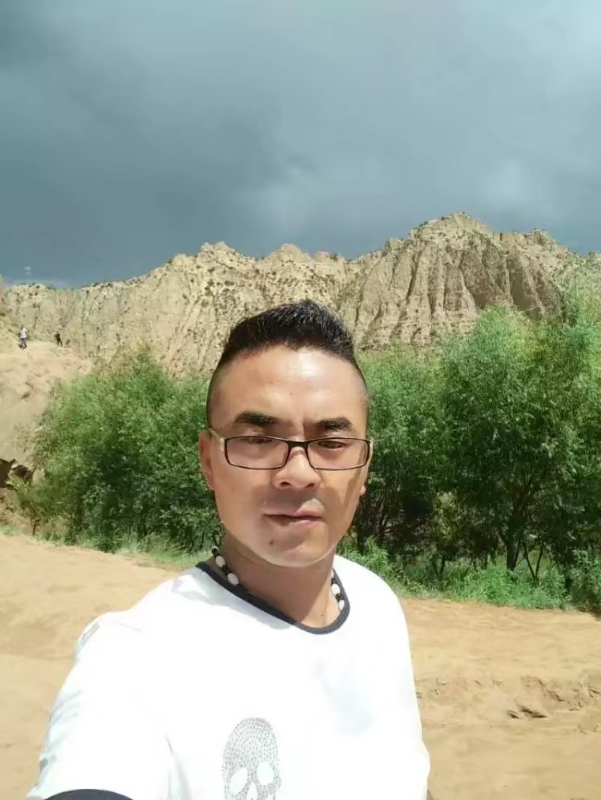 无情的沙尘暴的第一张照片--靖边父母相亲团